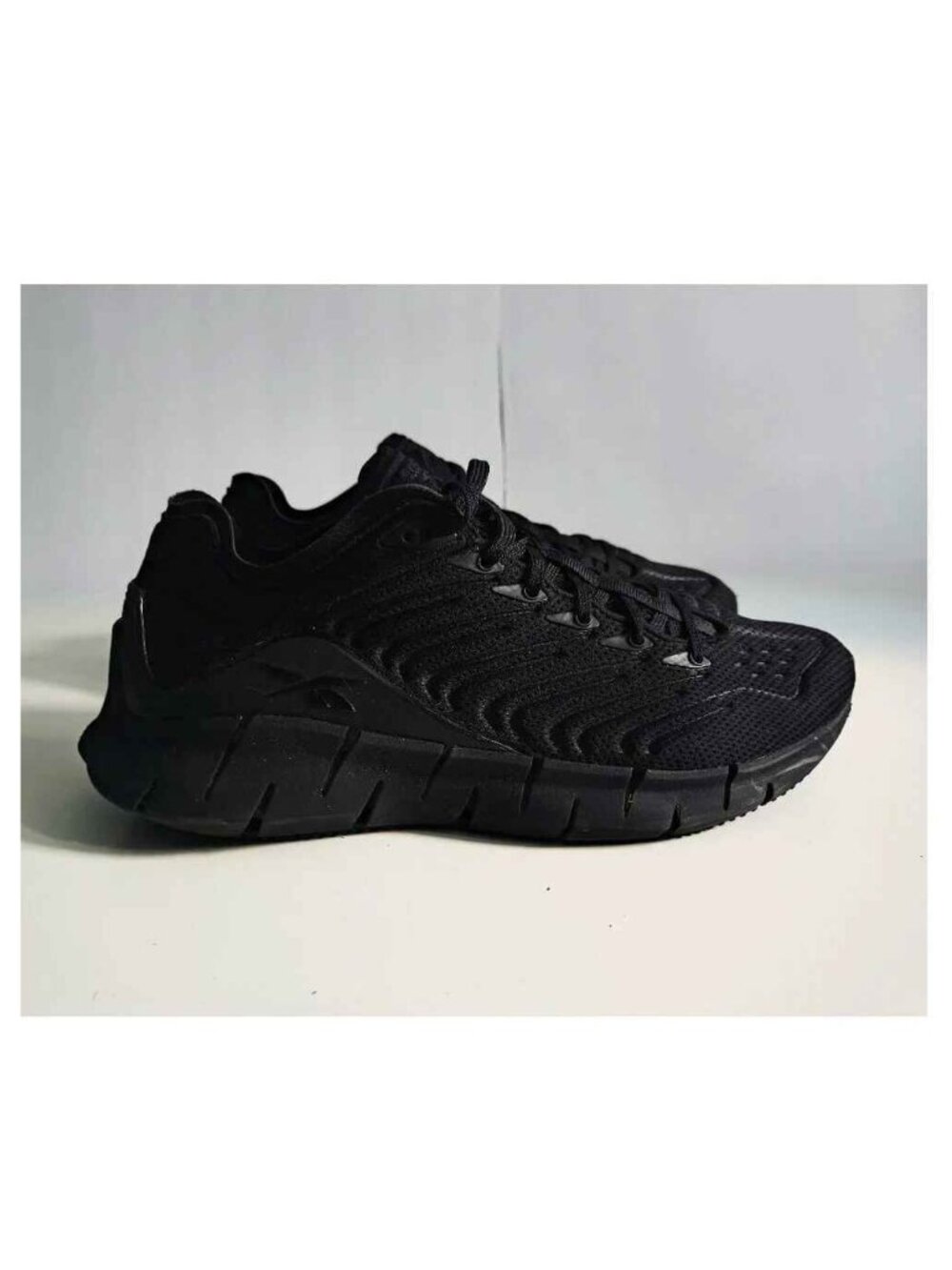 Reebok Kinectic Black Edition